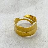 Curved Leaf Ring